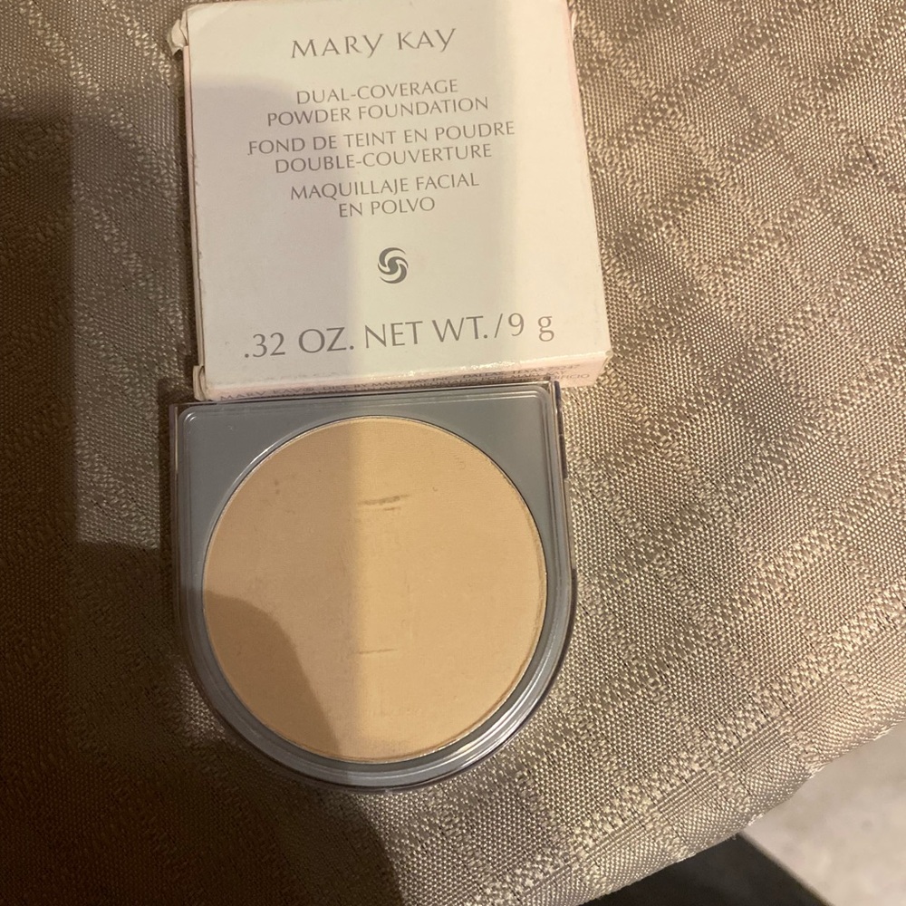 Mary Kay Dual-Coverage Powder Foundation - IVORY 100